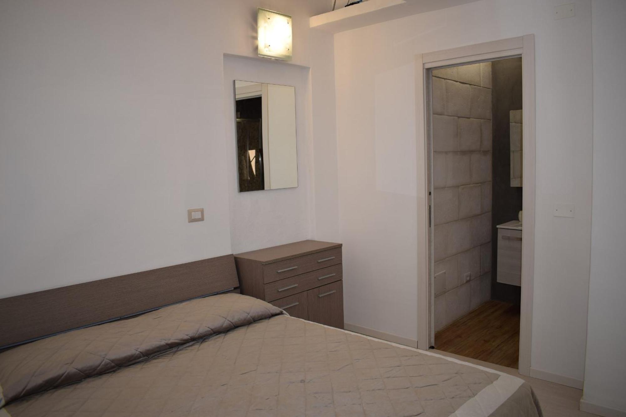 Villaggio Est Affittacamere San Teodoro  Phòng bức ảnh
