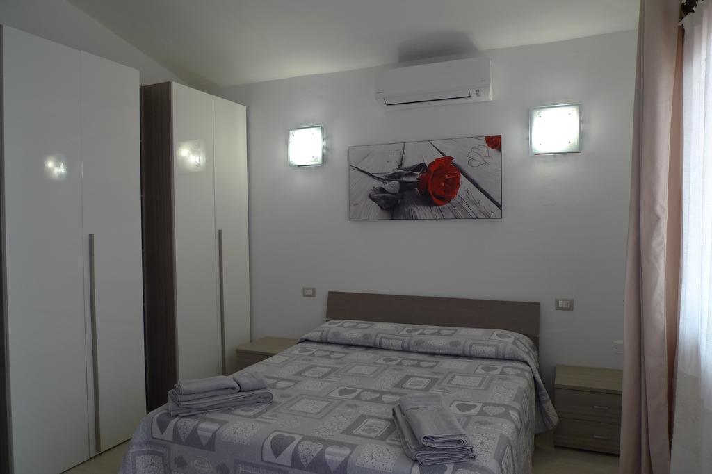 Villaggio Est Affittacamere San Teodoro  Ngoại thất bức ảnh