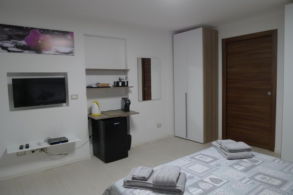 Villaggio Est Affittacamere San Teodoro  Ngoại thất bức ảnh