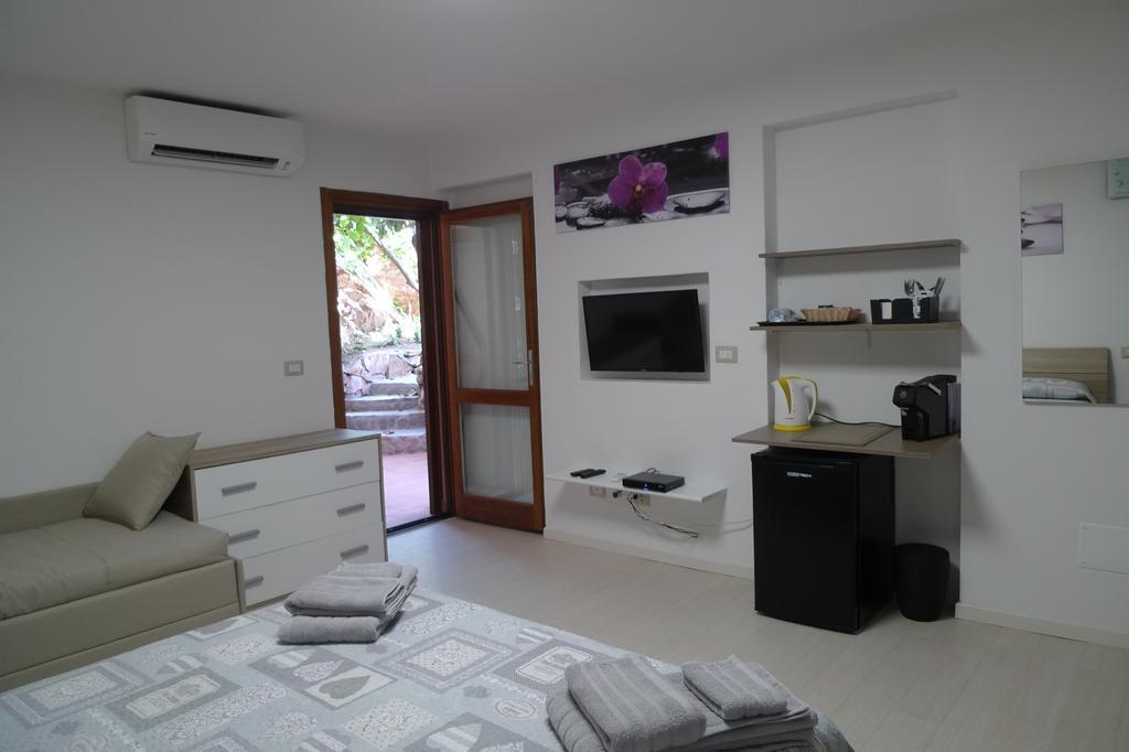Villaggio Est Affittacamere San Teodoro  Ngoại thất bức ảnh