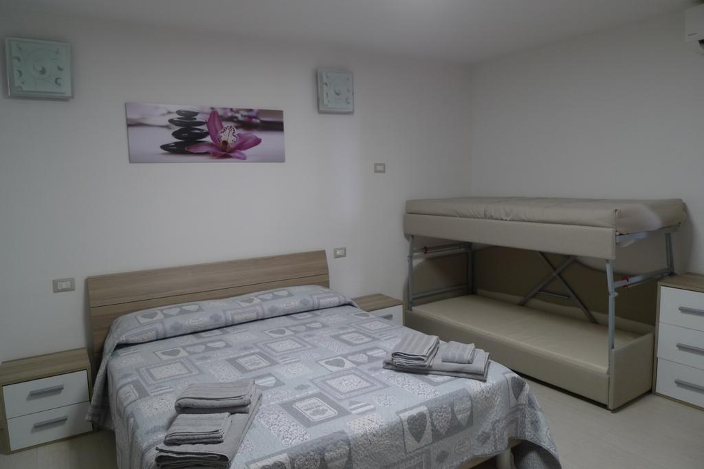 Villaggio Est Affittacamere San Teodoro  Ngoại thất bức ảnh