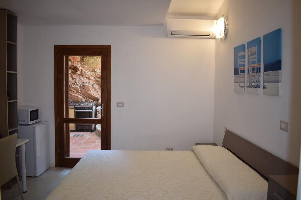 Villaggio Est Affittacamere San Teodoro  Ngoại thất bức ảnh