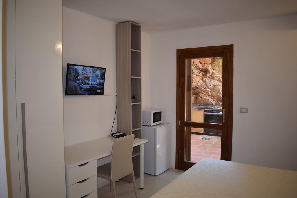 Villaggio Est Affittacamere San Teodoro  Ngoại thất bức ảnh